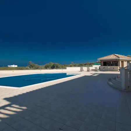 The Ultimate 5 Star Holiday In With Private Pool And Close To The Beach, 1300 * Πρωταράς