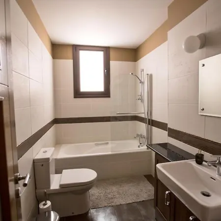 The Ultimate 5 Star Holiday In With Private Pool And Close To The Beach, 1300 * Πρωταράς