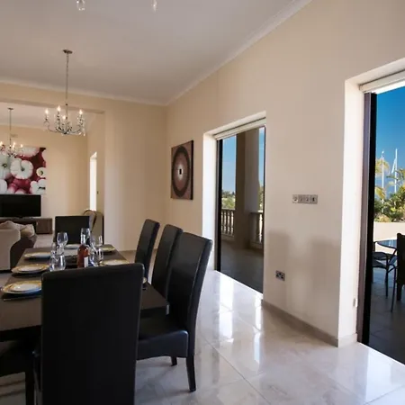 The Ultimate 5 Star Holiday In With Private Pool And Close To The Beach, 1300