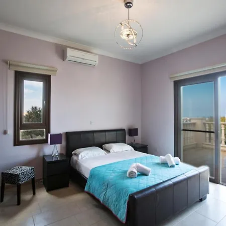 The Ultimate 5 Star Holiday In With Private Pool And Close To The Beach, 1300