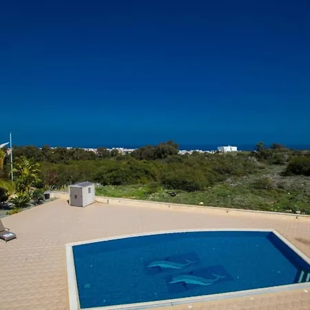 Villa The Ultimate 5 Star Holiday In With Private Pool And Close To The Beach, 1300 *
