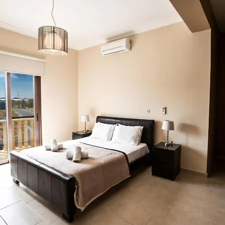The Ultimate 5 Star Holiday In With Private Pool And Close To The Beach, 1300 *
